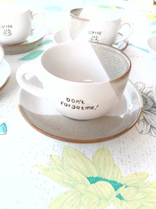 Juego de café 6 tazas y tetera, lechera, azucarero