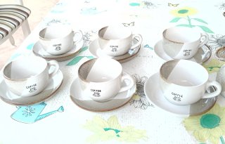 Juego de café 6 tazas y tetera, lechera, azucarero