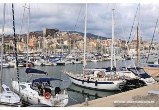 Hola, hacemos  limpiezas a fondo de barcos,Maresme