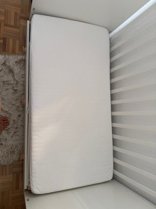 Cuna de bebé blanca con colchon incluido