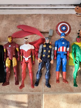 Confezione di figure Marvel e Star Wars