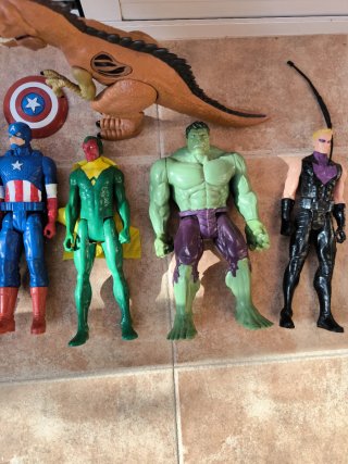 Confezione di figure Marvel e Star Wars