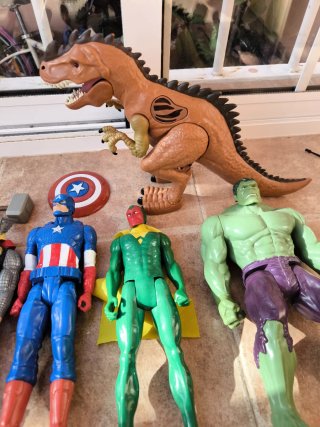Confezione di figure Marvel e Star Wars