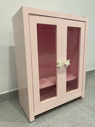 Armario para muñecas rosa