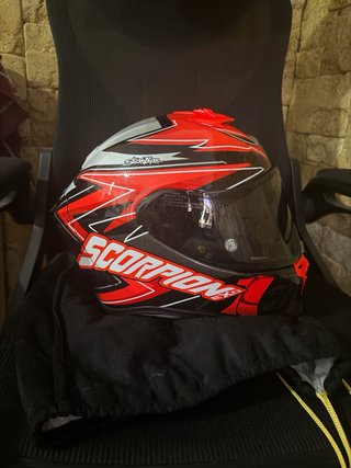 Casco Scorpion Bautista