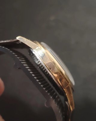 Reloj ASIC Chronographe Suisse Dorado