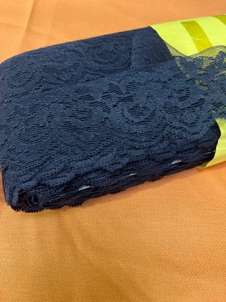 Encaje negro para manualidades