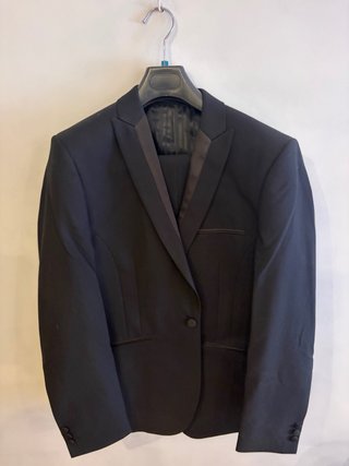 Traje de hombre negro