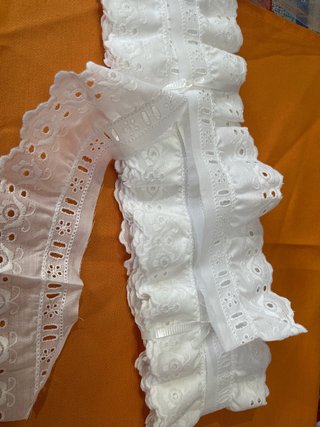 Tira de encaje bordado blanco