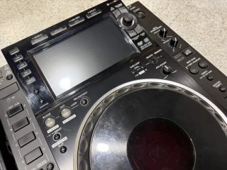 2x Pioneer DJ CDJ-2000NXS2 + Flightcases