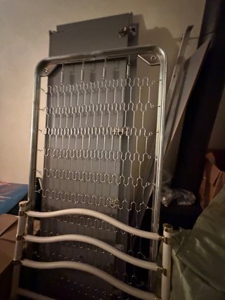Cama cómoda 1 plaza metal y plástico