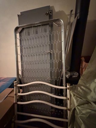 Cama cómoda 1 plaza metal y plástico