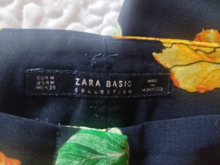 Pantalón Zara pinzas estampado floral