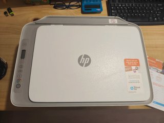 Impresora HP 2720e Negra y Multicolor