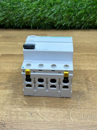 Interruptor Diferencial A9Z21440 Schneider Electric
