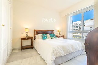 Ático en alquiler en Playa Bajadilla-Puertos en Marbella