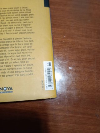 La Casa de les Acàcies. ISBN 9788448919412.