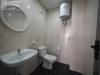 Local comercial en alquiler en Tomelloso