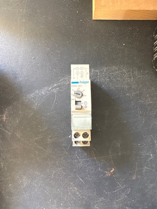 Temporizador Hager EMN 001