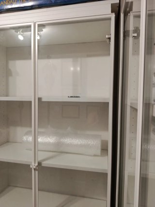 Librería Billy Ikea con puertas cristal