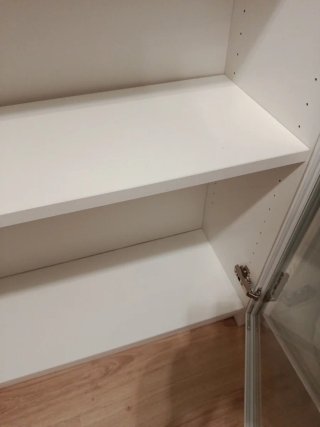 Librería Billy Ikea con puertas cristal