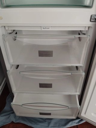 Frigorífico Combi Liebherr 294L, congelador 14kg