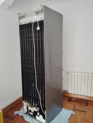Frigorífico Combi Liebherr 294L, congelador 14kg