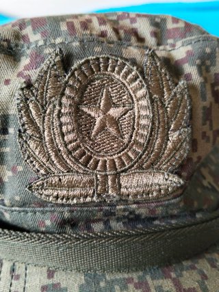 Gorra y camiseta ejército ruso