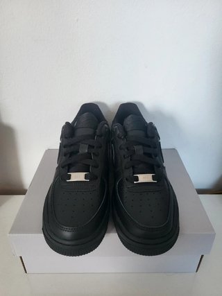 Nike Air Force 1 Negras Talla 39 Auténticas