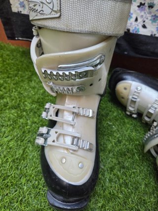 Botas de Ski Atomic Negras y Blancas