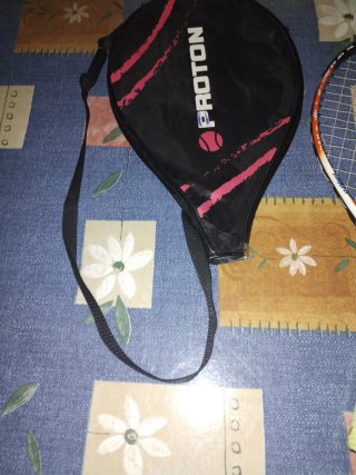 Raqueta de tenis y funda