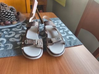 Sandalias Beige y Marrones Mujer