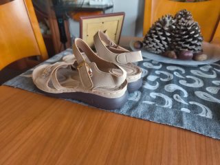 Sandalias Beige y Marrones Mujer