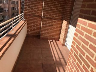 Piso en alquiler en Hospital - Parque sur en Albacete