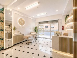 Local comercial en alquiler en Parque Victoria Eugenia en Málaga