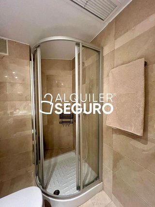Piso en alquiler en Costillares en Madrid