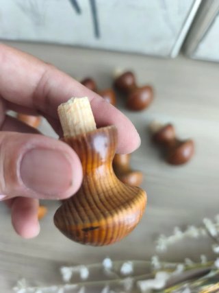 8 Tiradores de madera maciza