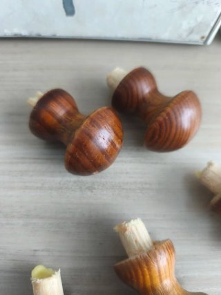 8 Tiradores de madera maciza