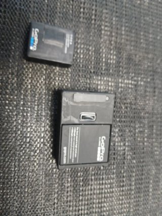 GoPro Hero 3 plata , con dos baterias.