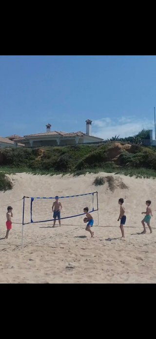 Red de voleibol KIPSTA usada en 3 o 4 ocasiones.