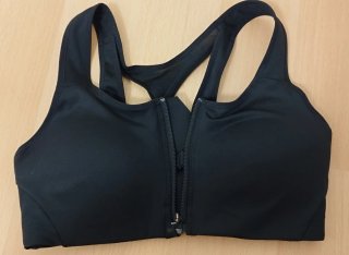Top deportivo Nike negro