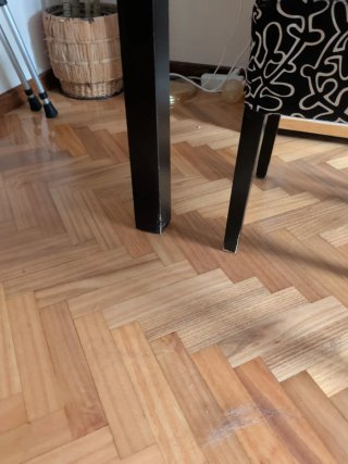 Mesa de madera para comedor y 4 sillas