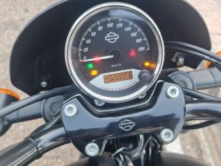 Harley Davidson Street 750 Negra