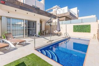 Chalet en venta en Campos de Golf - Villa Martin - Los Dolses en Orihuela