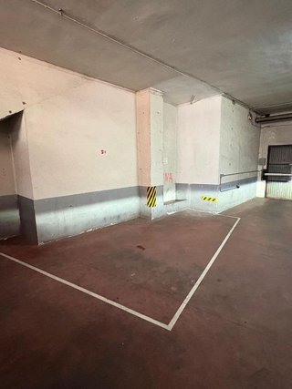 Garaje en alquiler en Hospital en Valladolid