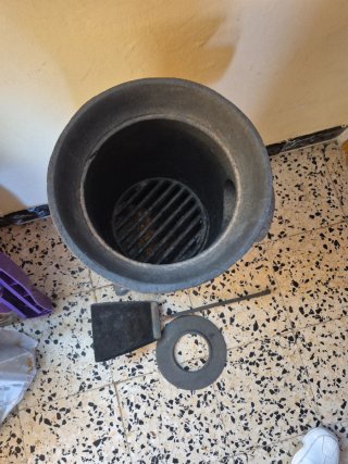 Estufa antigua de hierro fundido