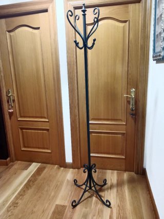 Perchero de forja negro