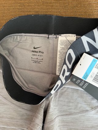 Leggings Nike Pro Cortos Grises
