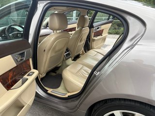 Jaguar XF 2010