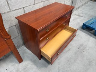 Sinfonier de madera marrón